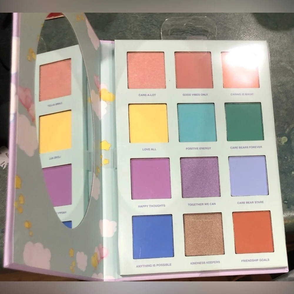 Care‎ Bears 12 piece eyeshadow palette book with mirror new